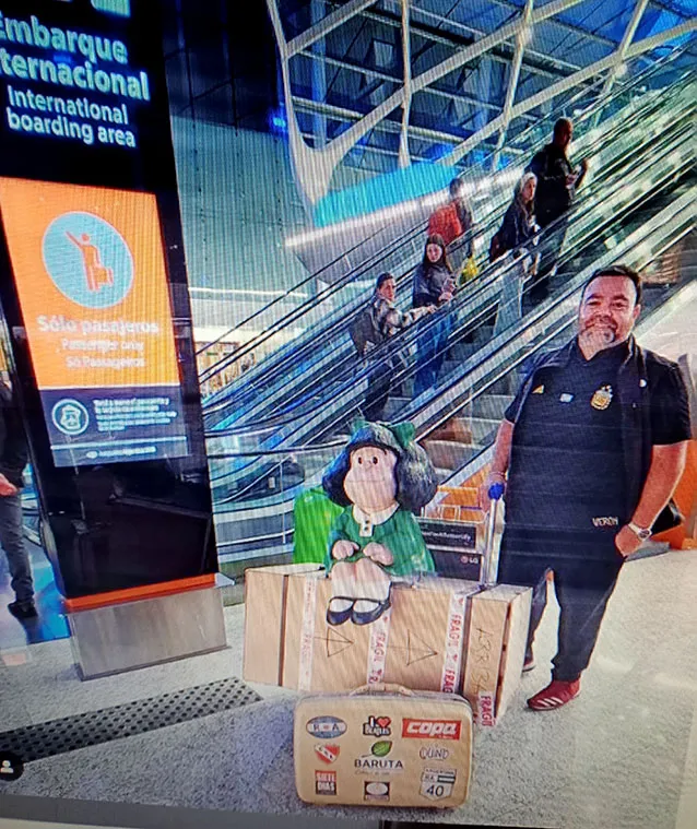 Cristhian Verón y Mafalda  rumbo a Caracas.  Foto cortesía de @cristhianveron IG