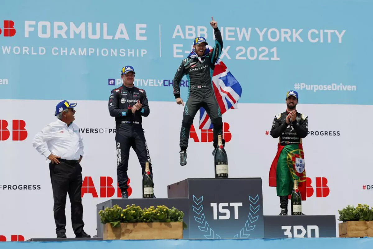 eps711_184204_w6i3694