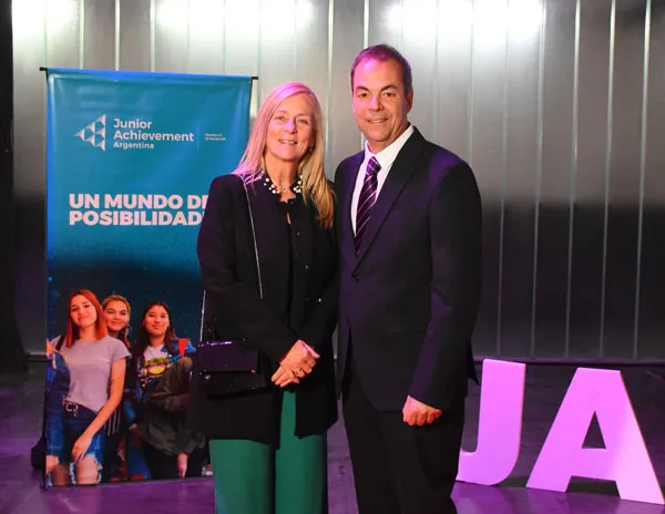 Gustavo Badosa junto a su esposa_