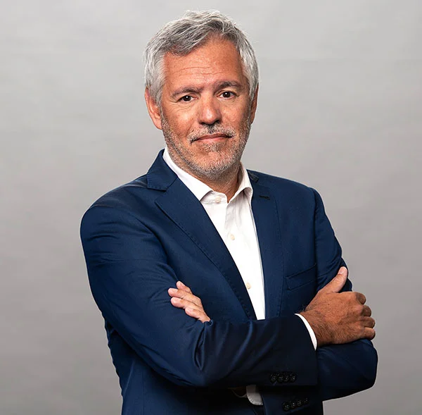 Sebastián Álvarez, Socio en Brons & Salas