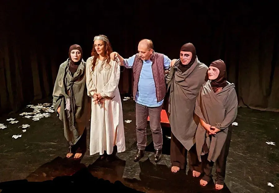 La señora Macbeth.  Saludo al público, luego de la función