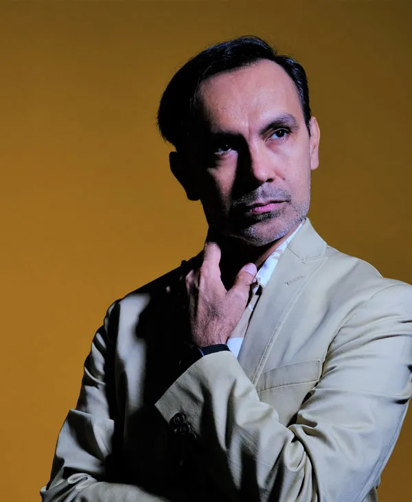 Elliott_Ortiz_Babel_performer