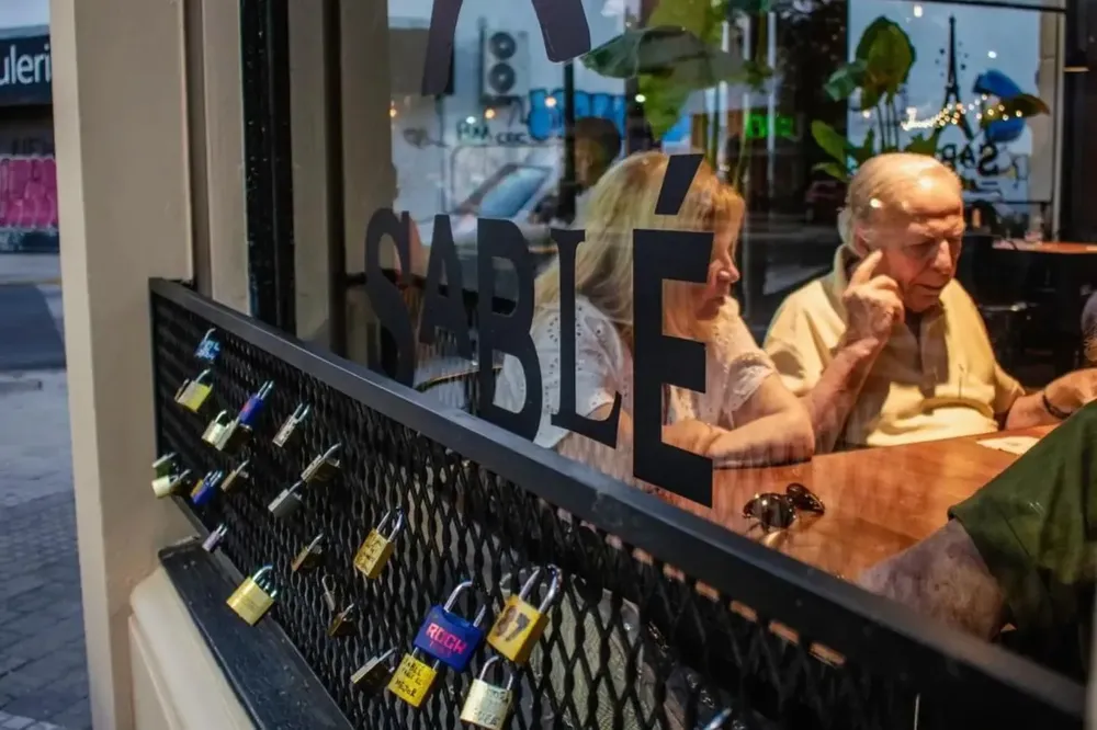 434298781_883100400527797_7071391762309392044_n