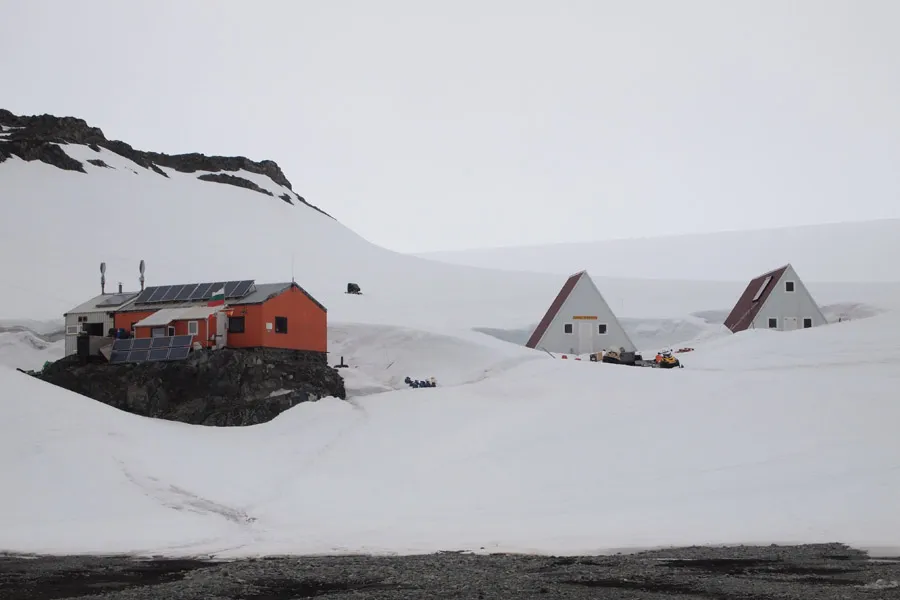 Isla Livingston base bulgara