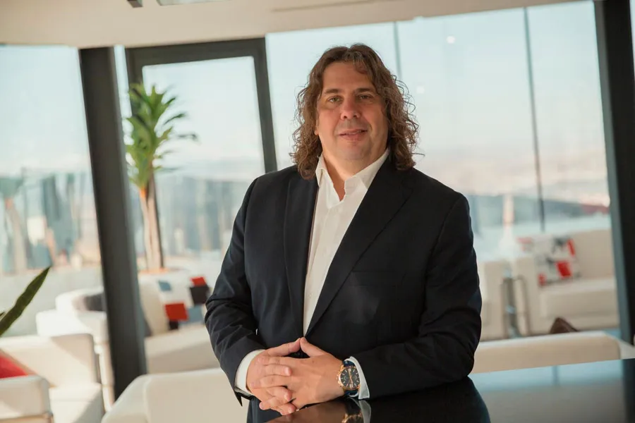 Quini Amores, escritor (2)