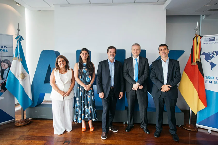 AHK - anuncio Nuevas Autoridades