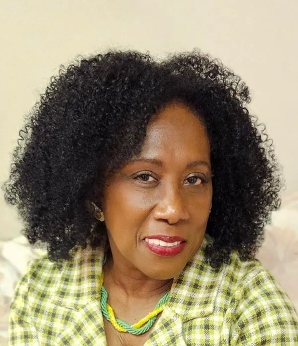 Osiris Mosquea, escritora dominicana