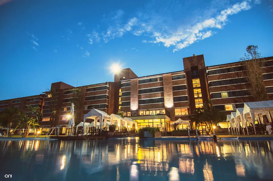 arapey-thermal-resort-piscinas2