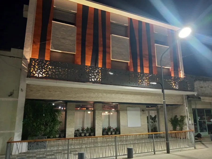 HOTEL LUZ NOGOYA - FRENTE NOCTURNO