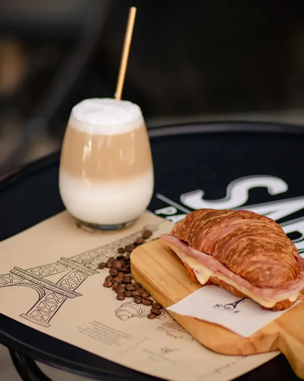 434320685_883656943805476_5531267756694937824_n