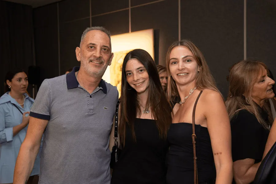 Ari y Maia Milsztejn, Camila Pedrotti