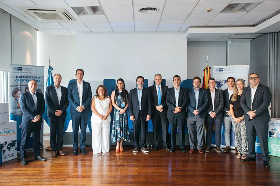 AHK - anuncio Nuevas Autoridades 2