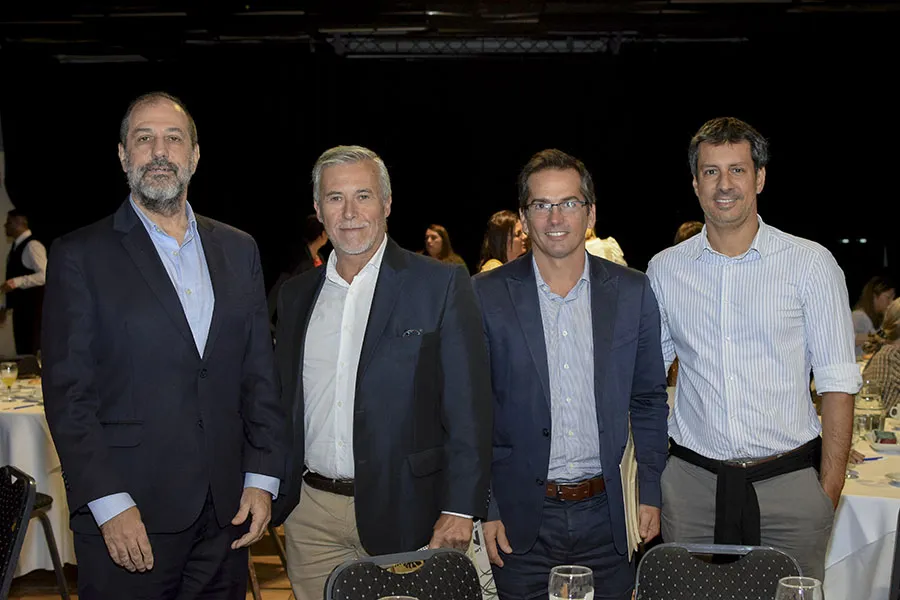 Consejo de Administración de Junior Achievement. Edmundo Díaz de Lezana, Vocal_ Gabriel Redolfi, Vicepresidente_ y Luis Tauzy, Vocal. Y Lucas Hadad, Director General.