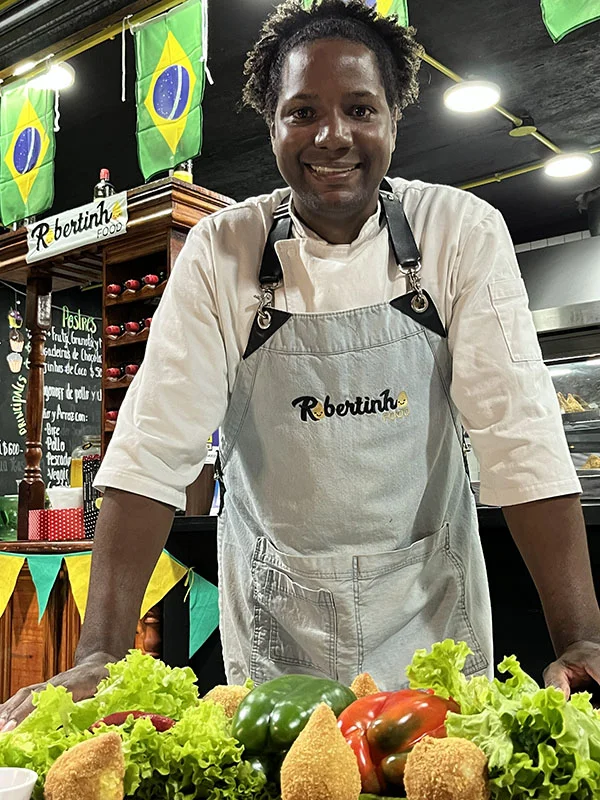 _Chef Robertinho Menezes, creador de Robertinho Food y organizador de la Festa Junina