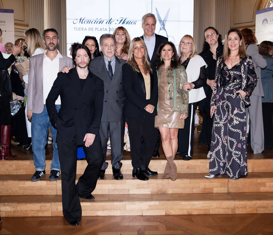 Miembros de la CAM junto a Patricia Glize