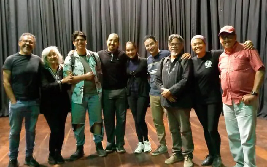 Elenco de Oscuro, de noche. Foto Ángel Marín 2