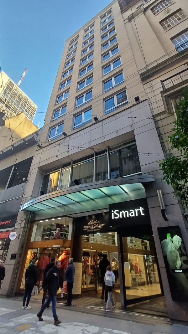 Howard Johnson Florida St - Fachada