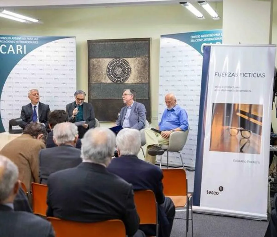 De izqda a dcha, Eduardo Porretti_ Elías Palti, Roberto Russell y Juan Gabriel Tokatlian