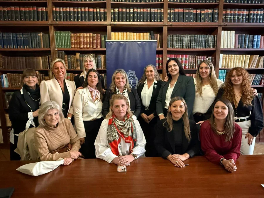 Embajada Argentina en Paris misión completa