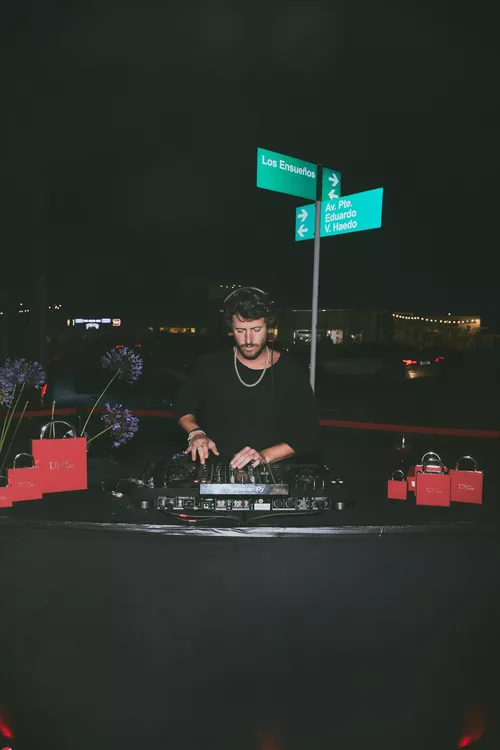 Evento inauguración UNOde50 en Punta del Este (6)