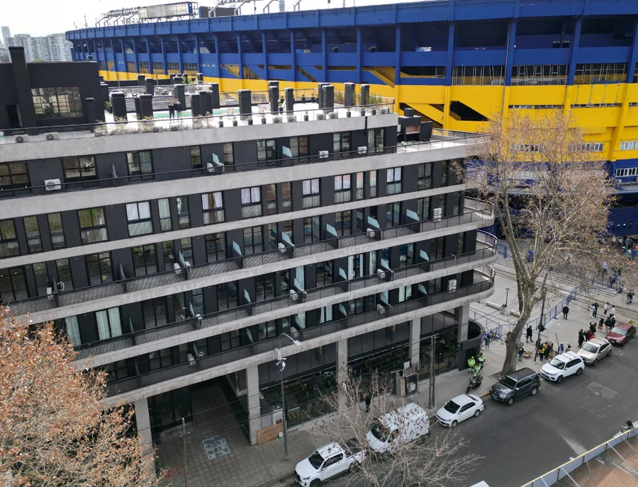 HJ Undici - FachadaCancha