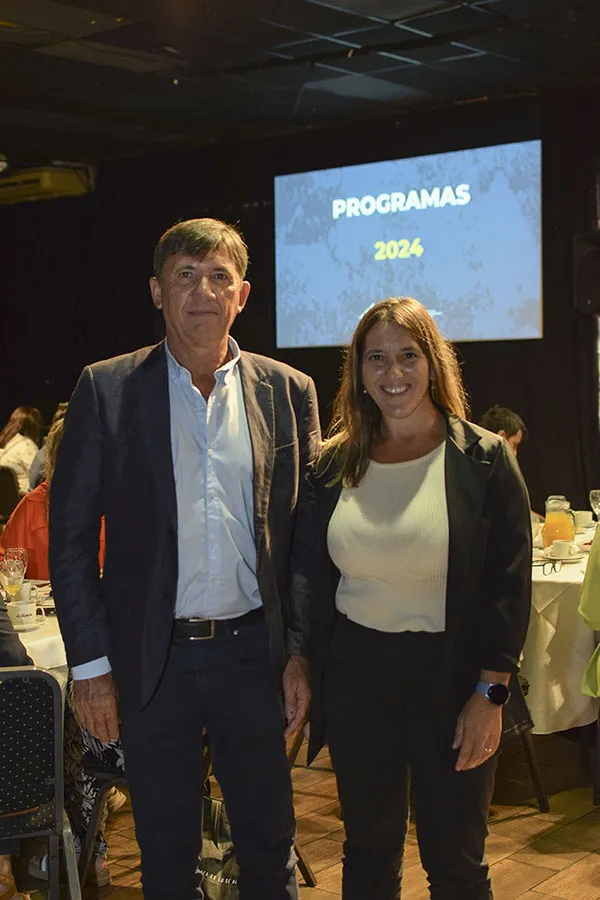 Juan Pivetta, Presidente Consejo de Administración JA Santa Fe y Sabrina Brachetta, Coordinadora de Desarrollo Económico de la Municipalidad de Rosario.