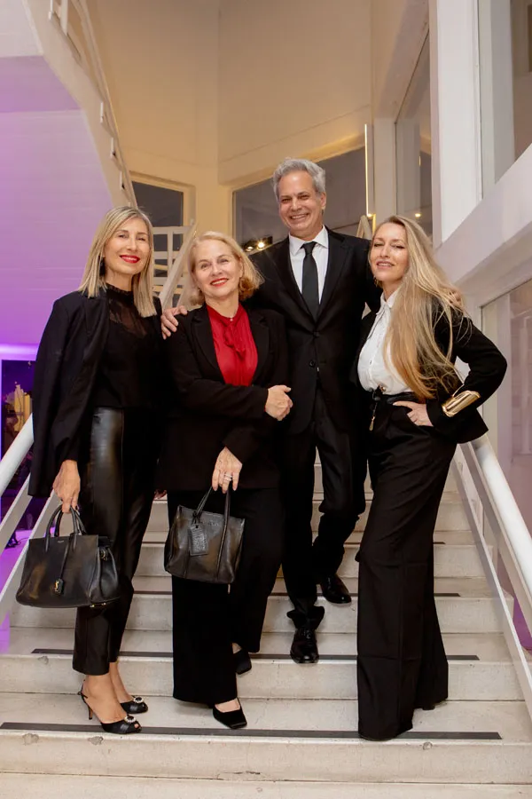 Flavia Fernandez, Carla Rodriguez, Francisco Ayala y Miuki Madelaire