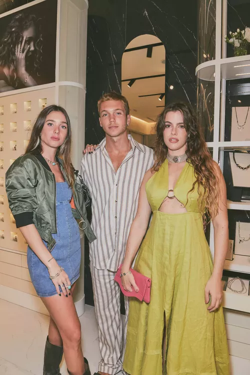 Lucia Celasco, Franco Masini y Chiara Parravicini en el evento inauguración UNOde50 en Punta del Este (44)