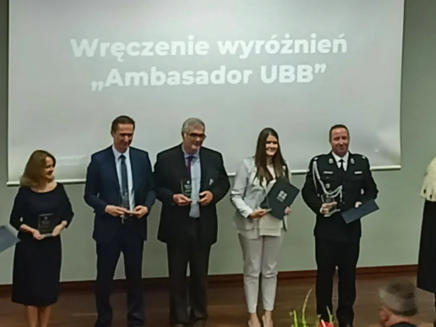 Carlos Dimeo junto a las autoridades de la Universidad de Bielsko-Biala, Polonia