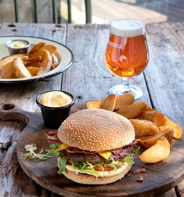 Cerveza Patagonia, hamburguesa + Lager del Sur