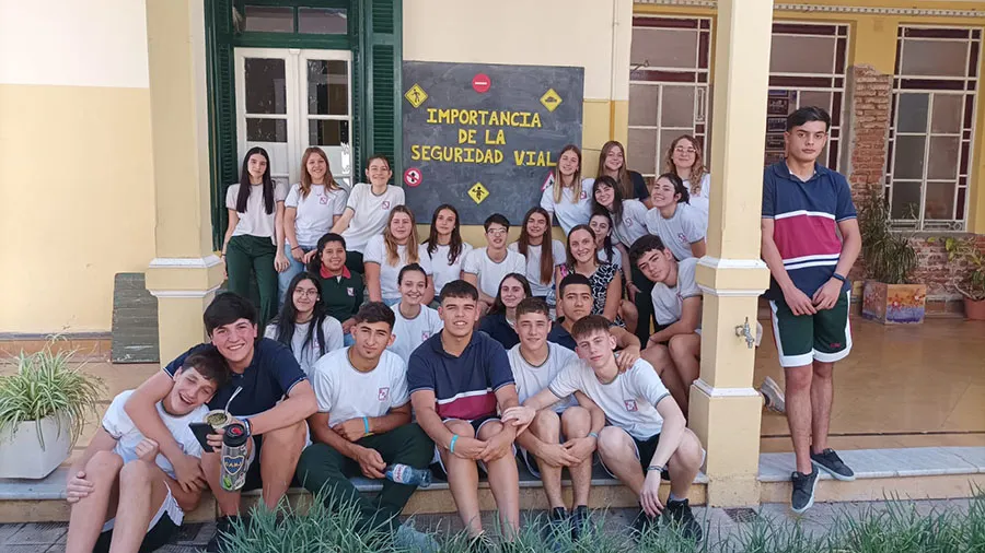 Escuela Dante Las Rosas  (2)