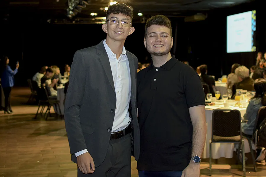 Franco Gudel y Brian Vettorello, Coordinadores de Simulación de Junior Achievement Santa Fe.