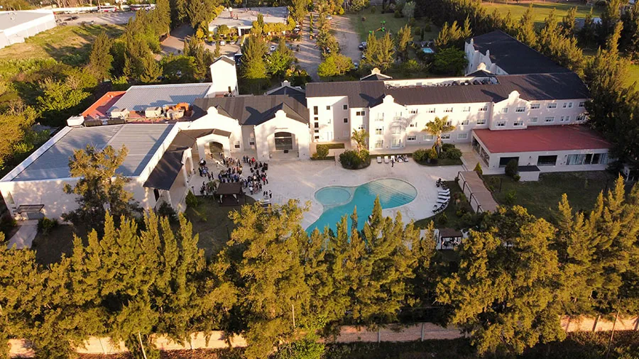 HOWARD JOHNSON LA PLATA . VISTA AEREA