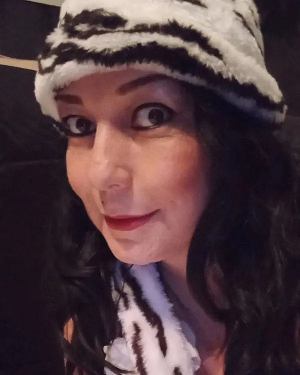 Annie Ferrer  es Regina Espina